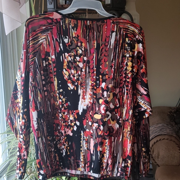 Women's blouse - Picture 2 of 2